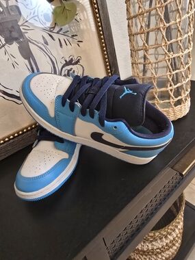 Nike Air Jordan 1 Low UNC Blue White 5.5 Y - 7 Women's